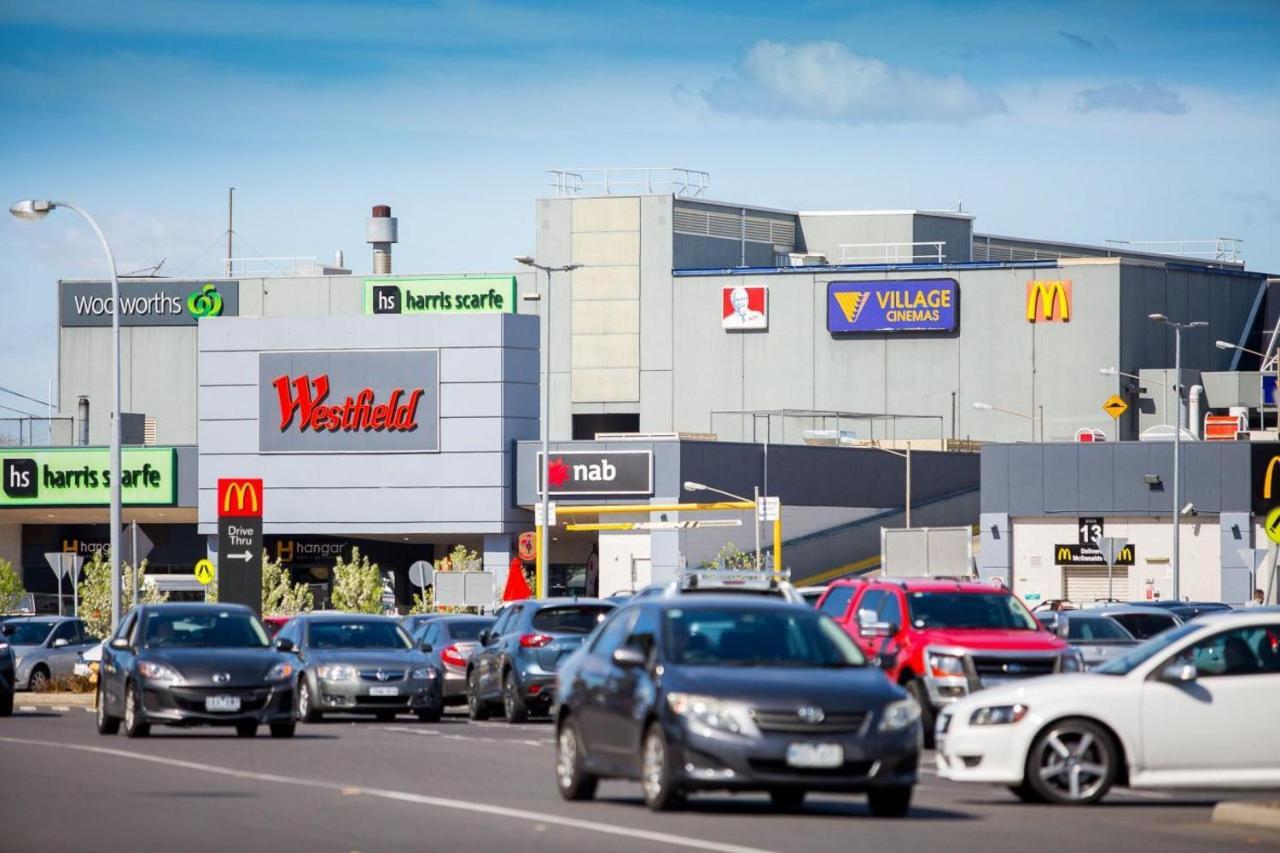 Silver House - Melbourne Airport Accommodation - 7 Minutes From Melbourne Airport Buitenkant foto